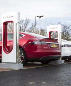 Właściciele Tesli Model 3 nie naładują akumulatorów za darmo