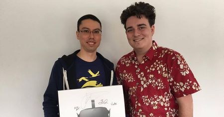 Bardzo osobliwy materiał z twórcą Oculusa i jego pierwszym klientem