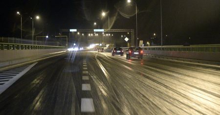 IMGW ostrzega przed oblodzeniem i marznącymi opadami