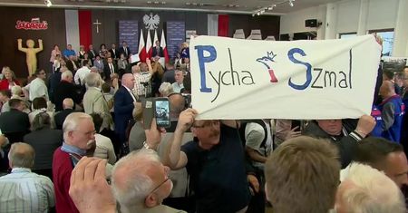 Protesty podczas spotkania z premierem Morawieckim w Stoczni Gdańskiej