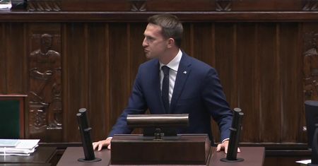PiS obcina pensje parlamentarzystów. Opozycja: to odwrócenie uwagi od skandali
