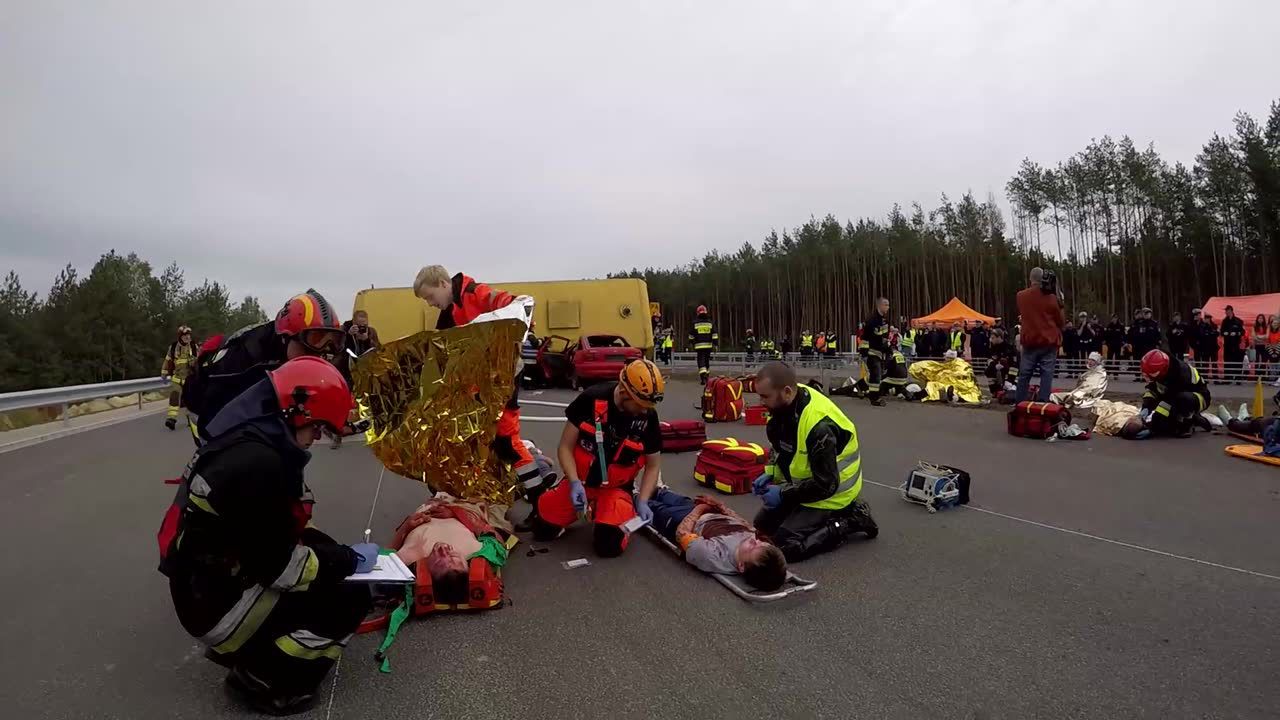 Wypadek na trasie S8 pod Warszawą. Na szczęście tylko w ramach ćwiczeń