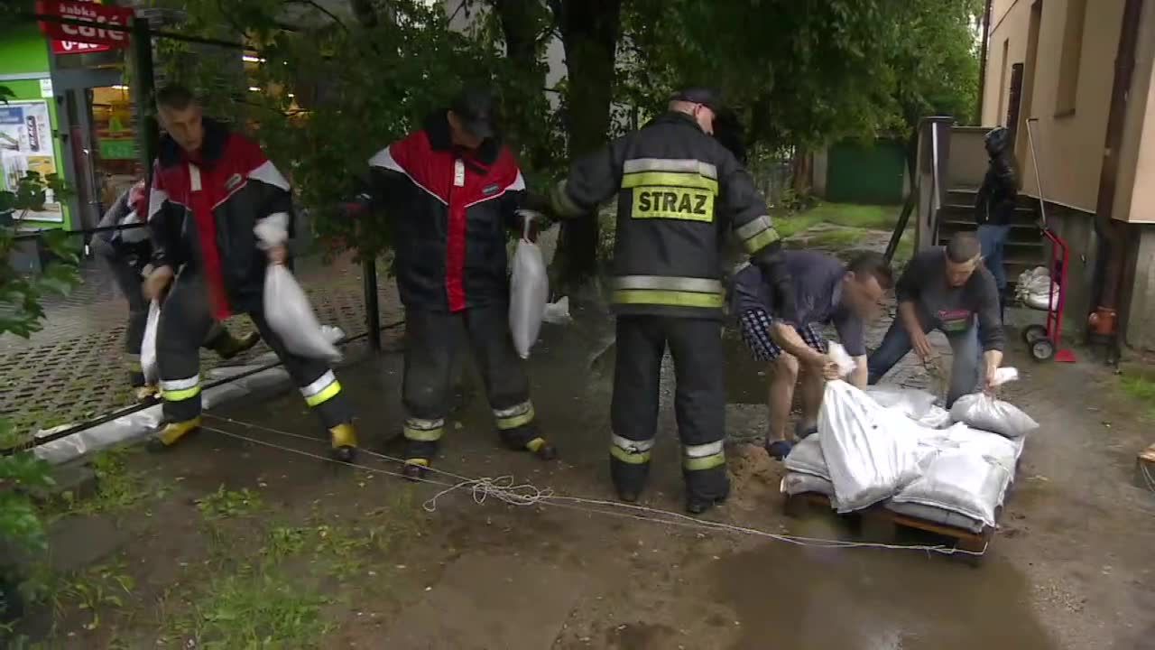 Gdańsk nękany opadami deszczu. Miastu grożą podtopienia