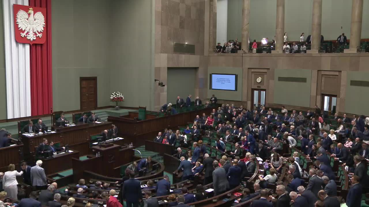 Posłowie minutą ciszy uczcili pamięć górników, którzy zginęli w kopalni “Zofiówka”