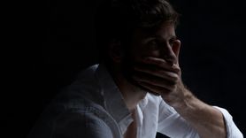 E-papieros wybuchł mu w twarz. Nastolatek stracił zęby i część szczęki