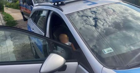 Bosy 2-latek z psem. Ważny apel policji