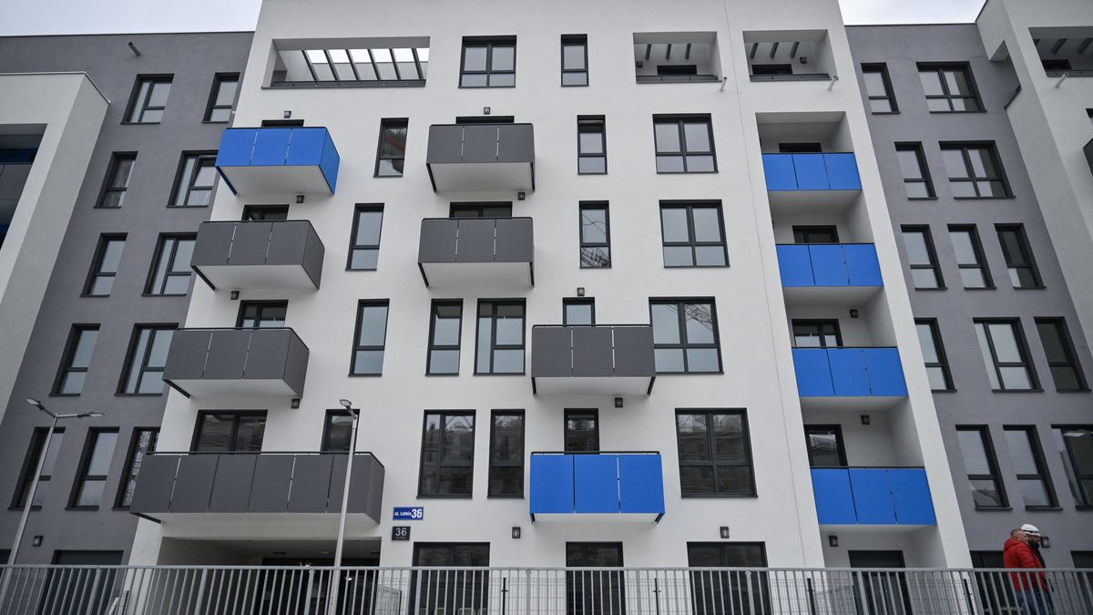 osiedle
K�odzku, 14.01.2025. Budynki mieszkalne, odkupione przez miasto od dewelopera z BGK w celu przekazania osobom poszkodowanym w tegorocznej powodzi, prezentowane podczas konferencji prasowej w K�odzku, 14 bm. (amb) PAP/Maciej Kulczy�ski
Maciej Kulczy�ski
budowa, odbudowa, polityk, polityka, powodzianie, powodziowe, tereny, tereny popowodziowe, usuwanie skutk�w powodzi, dla powodzian, komunalne, mieszkania, pomoc, prezentacja, budynek, budynki mieszkalne, ilustracja, mieszkalna, mieszkanie, nowy, pomoc dla powodzian, wsparcie