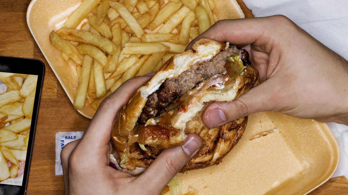 Rząd Wielkiej Brytanii chce ograniczyć spożycie tzw. junk food