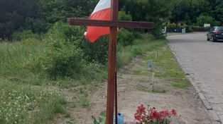 Krzyż przy ul. Parkowej w Aleksandrowie Kujawskim ma pomóc w walce z nieprzyjemnym zapachem