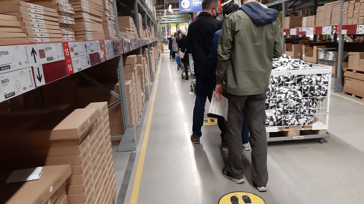Jak się robi zakupy w Ikei? "Bałam się tej kolejki, ale poszło szybko"