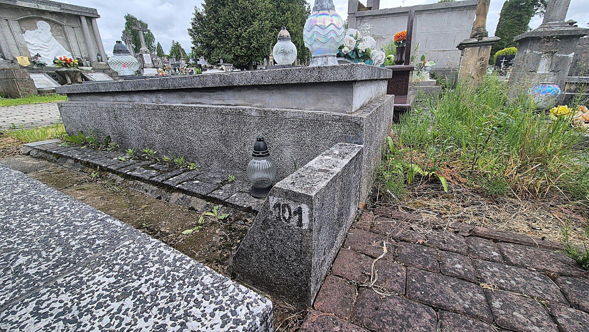 Kolejne zabytkowe nagrobki i pomniki zostaną odnowione dzięki miejskiej dotacji