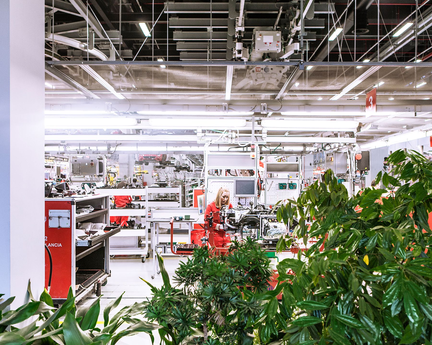 Z fotograficzną wizytą w świecie fabryki Ferrari w Maranello 11