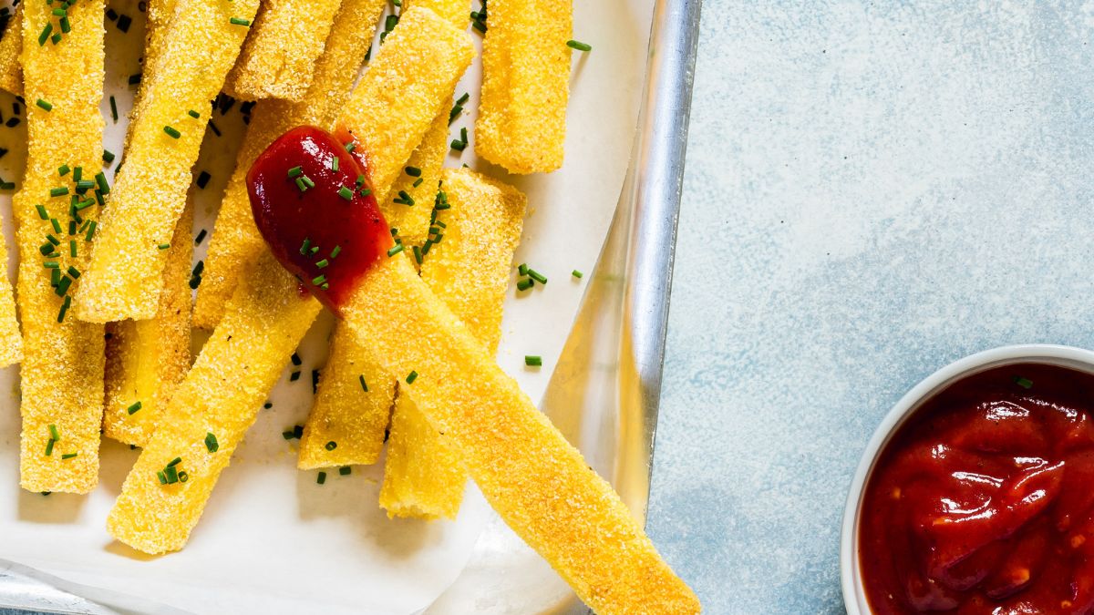 Z polenty możesz przygotować m.in. przepyszne frytki