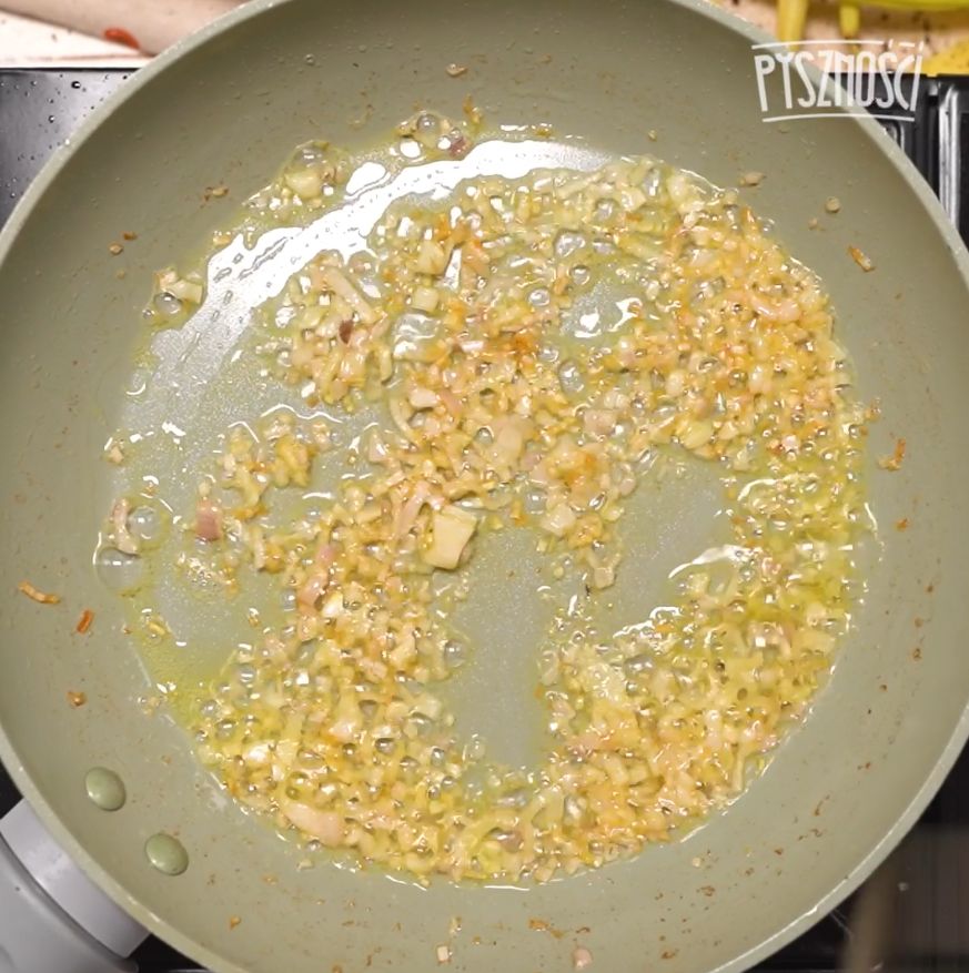 Fried shallots with garlic