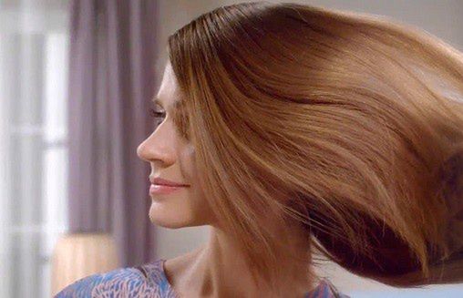 Mocne i zdrowe włosy reklamują Biotebal Max (wideo)