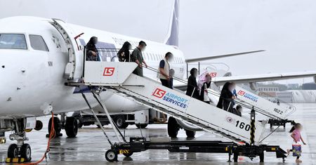 ​Afganistan. Dziewiąty samolot z ewakuowanymi wylądował w Warszawie