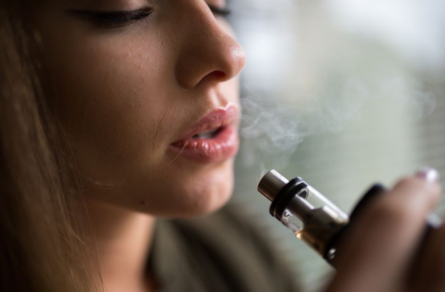 Beatrice Mahler: E-cigarettes can cause severe health conditions, but the long-term effects are unknown 