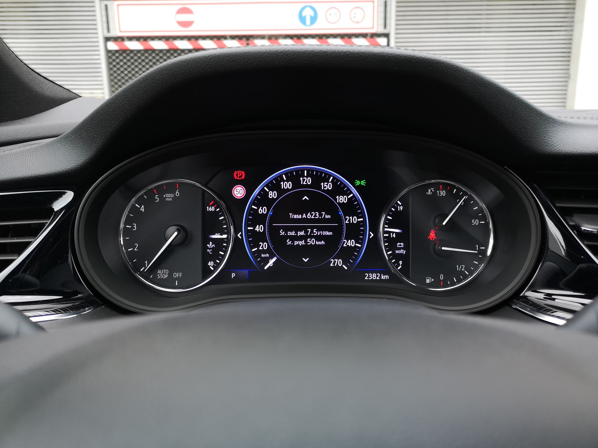 Opel Insignia Sports Tourer: System Multimedia Navi Pro, fabryczne audio i systemy wsparcia kierowcy 19