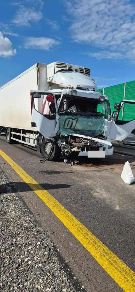 Szczytno: Zderzenie ciężarówek na trasie S7