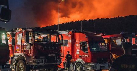 KOLEJNI CHODZIESCY STRAŻACY WYJECHALI GASIĆ POŻARY W GRECJI