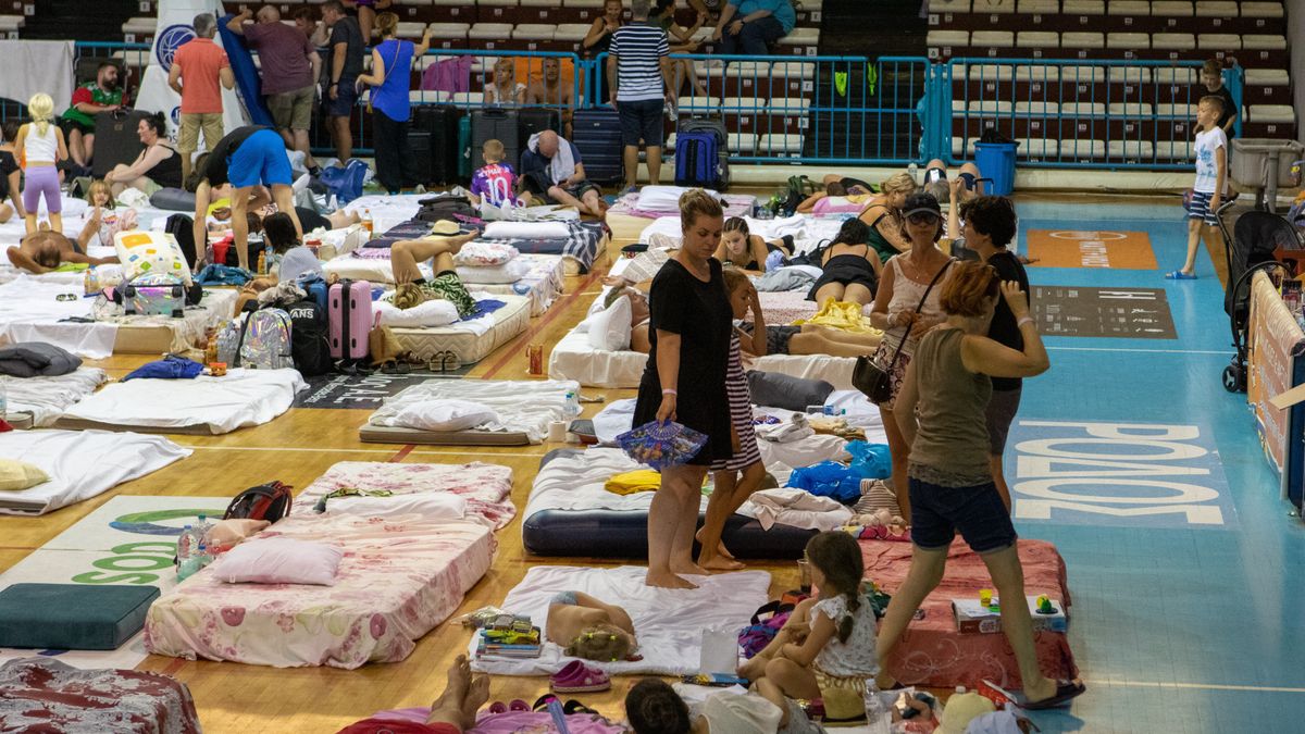 Tysiące osób musiało być ewakuowanych z wyspy Rodos, po tym, jak wybuchły tam pożary