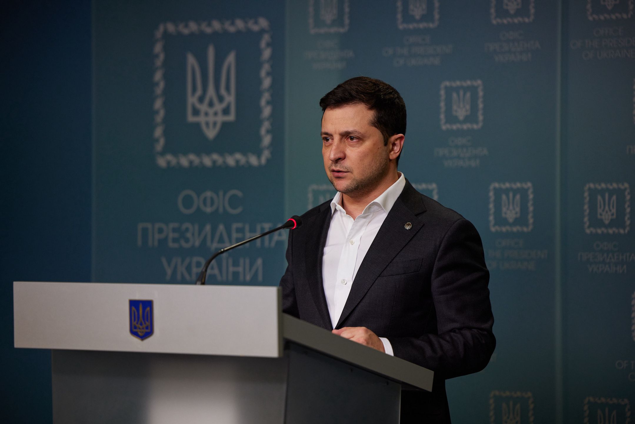 Prezydent Wołodymyr Zełenski podczas konferencji prasowej w dzień ataku Rosji na Ukrainę