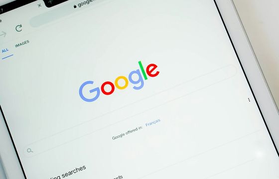 Google zaostrza zasady dla wydawców. Chodzi o przycisk "wstecz"