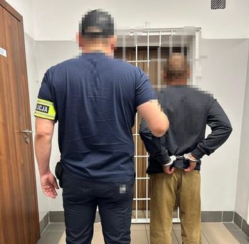 Brutalny atak w Koninie: dwaj mężczyźni zatrzymani, jeden trafił do aresztu