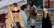 Madonna kroczy na kolację w Portofino w towarzystwie młodszego o 37 lat kochanka. Ładna para? (ZDJĘCIA)
