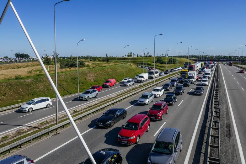 Kosztowna "kiełbasa wyborcza" PiS zostaje na stole. Jest deklaracja