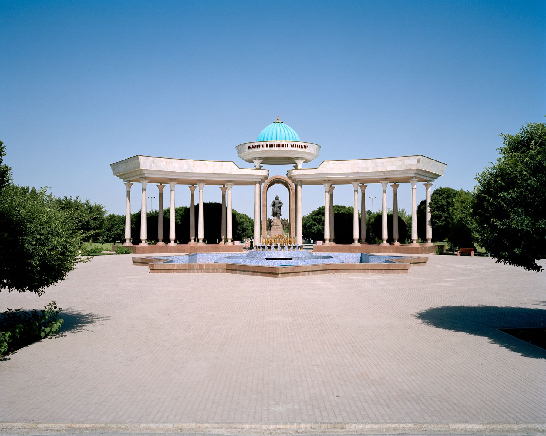 Marco Barbieri sfotografował Uzbekistan, czyli bawełniany raj na pustyni 21