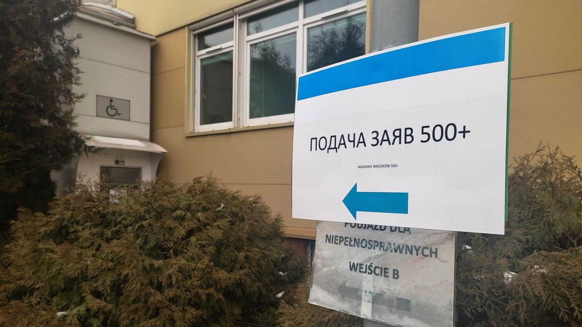 Uchodźcom z Ukrainy w Polsce przysługuje m.in. prawo do świadczenia 500 plus