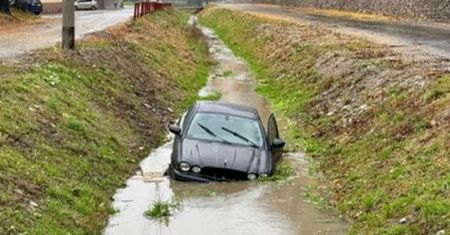 Jaguar w rowie. Tak się tłumaczył kierowca. Miał coś na sumieniu