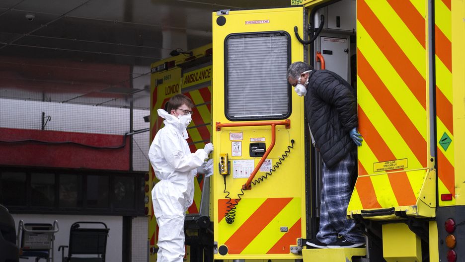 Koronawirus. Obostrzenia aż do czasu zaszczepienia całej populacji?