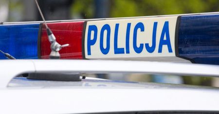 Wypadek z udziałem śmieciarki. Mężczyzna trafił do szpitala