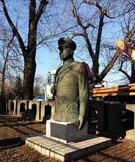 Legnica. Marszałek Rokossowski nie daje o sobie zapomnieć. Pomnik skradziono z lapidarium