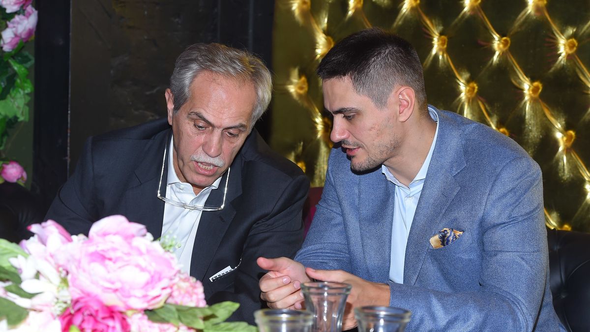 Zygmunt Solorz-�ak   Tobias Solorz
Warszawa, 01.03.2016. Wiosenna ram�wka Polsatu. Nz. biznesmani Zygmunt Solorz-�ak (L), jego syn Tobias Solorz (P) (sl/mgut)
PAP/Stach Leszczy�ski
Stach Leszczy�ski
Solorz �ak, Zygmunt Solorz-�ak   Tobias Solorz, ojciec syn, Polsat, prezentacja, ram�wka, wiosenna, wiosennej ram�wki