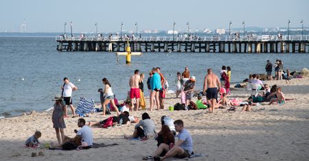Dyskryminacja Ślązaków? Europoseł Łukasz Kohut: "Gdy zobaczą rejestrację śląską, malują farbą napis COVID"