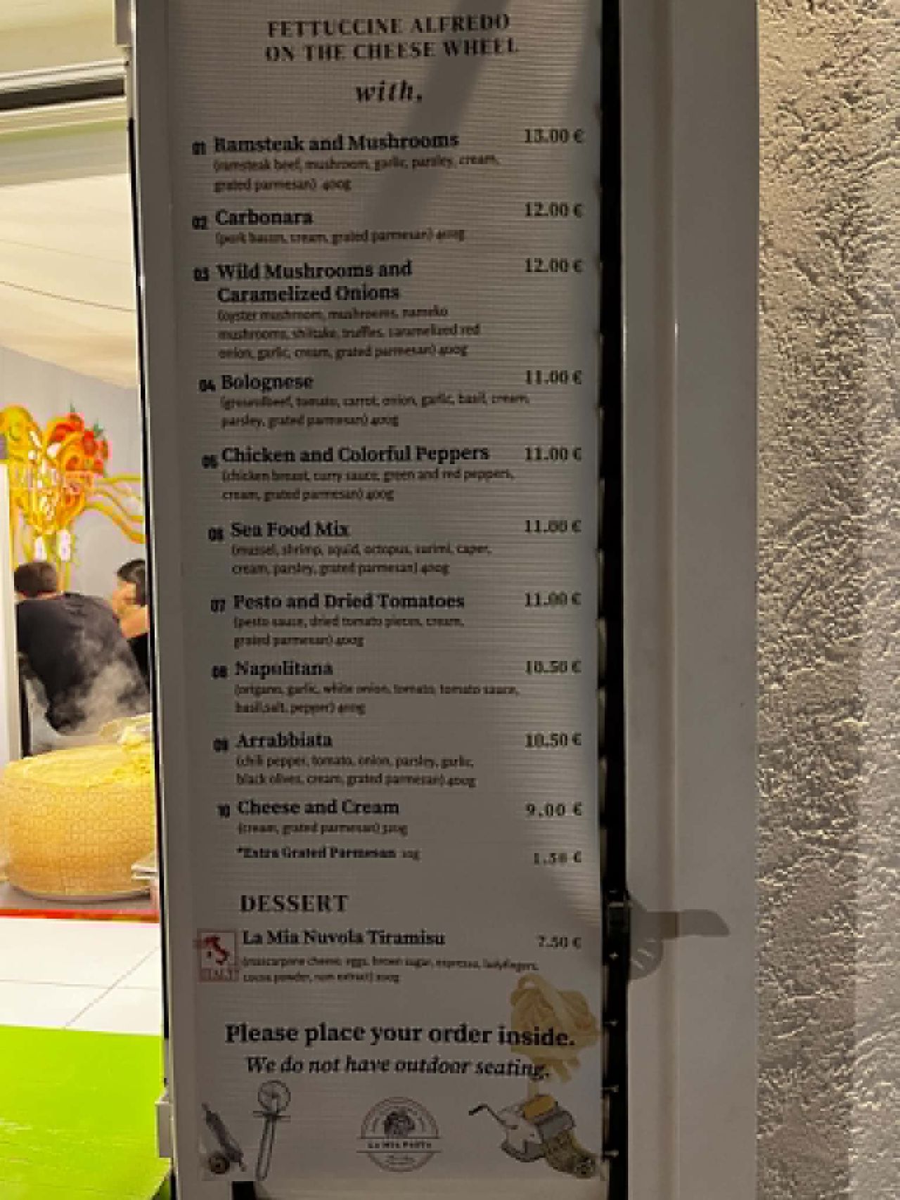 Makaron w kręgu sera