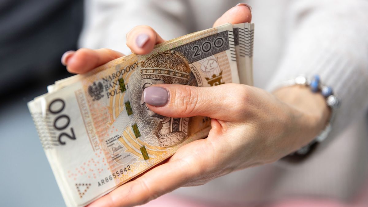 4000 zł emerytury z ZUS. Ile trzeba zarabiać, by ją dostać?