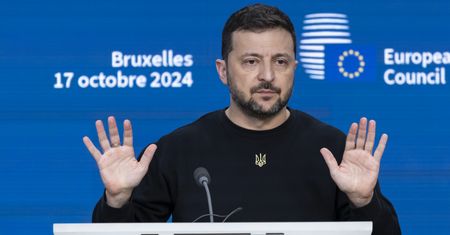 Zełenski pogodzony z utratą Donbasu i Krymu? "Armia nie ma sił"
