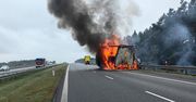 Wrocław: Pożar ciężarówki na trasie S5. Droga w kierunku miasta zamknięta