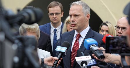 Poseł chce konfrontacji z milionerem w Sejmie. W tle afera sędziowska z wyrokiem