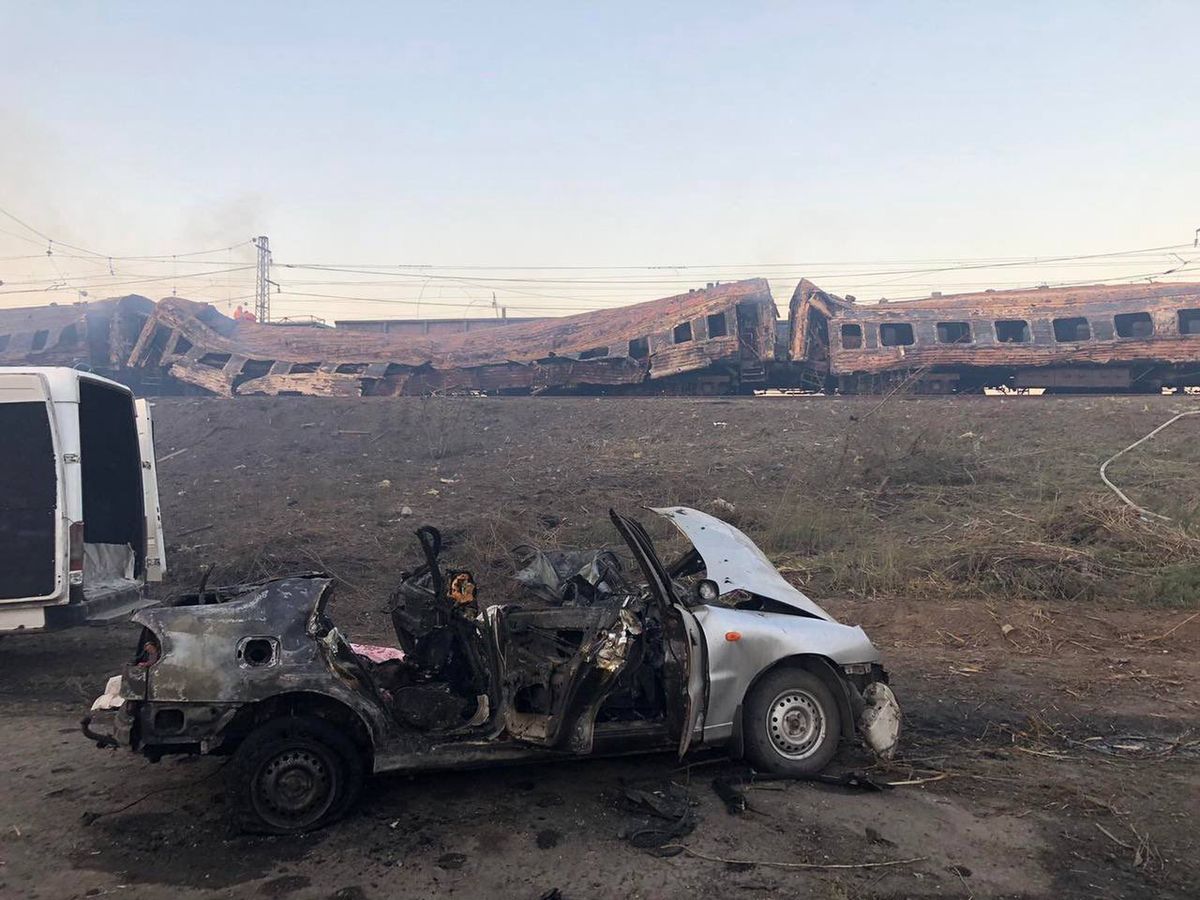 Ракетний удар по пасажирських вагонах на станції Чаплине