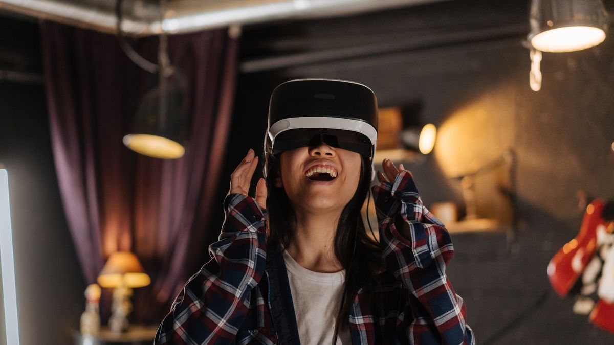 Sztuczna wizja. Kobieta odzyskała wzrok dzięki okularom wideo i implantowi w mózgu 1