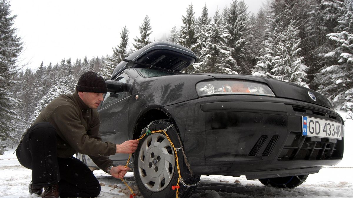 Instruktor jazdy samochodowej Jacek Puzyr z Gdanska podczas wakacji zimowych w Alpach.