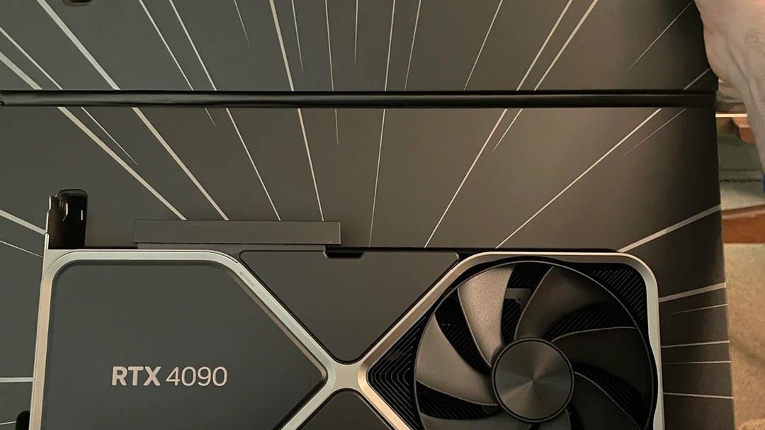 Nowe karty graficzne GeForce RTX 4090 Founders Edition korzystają z poprawionego gniazda zasilania