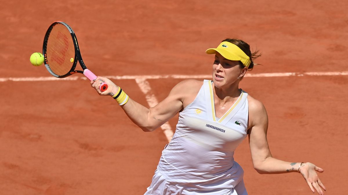 PARIS, FRANCE - JUNE 10: Anastasia Pavlyuchenkova of Russia in action against Tamara Zidansek (not seen) of Slovenia during their semi- final match at the French Open tennis tournament at Roland Garros in Paris, France on June 10, 2021. (Photo by Mustafa Yalcin/Anadolu Agency via Getty Images)