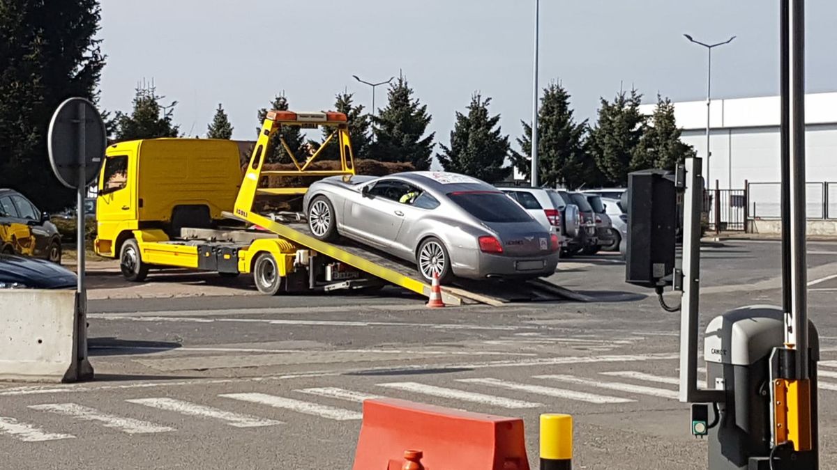 Takie auto byłoby sensacją w każdej służbie. Te mniej rzucające się w oczy jednak już nie (zdjęcie ilustracyjne)