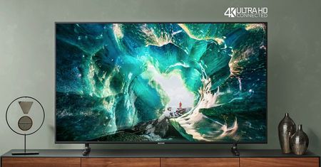 Choć okrojony to „cool” – czyli test telewizora Samsung 55RU8002